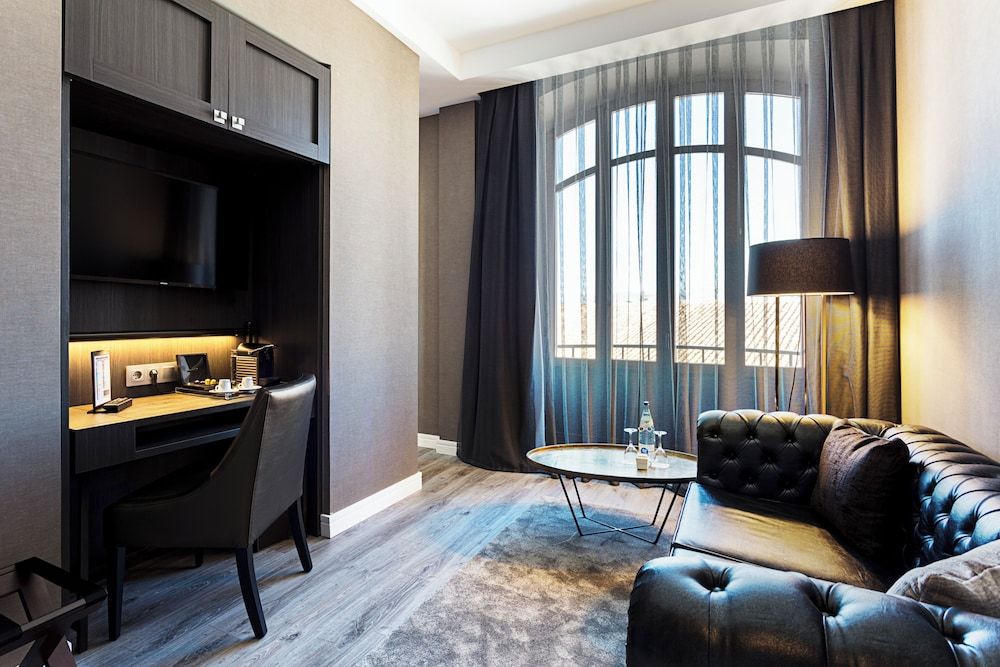 Catalonia Ronda Junior Suite (Single Use) 4