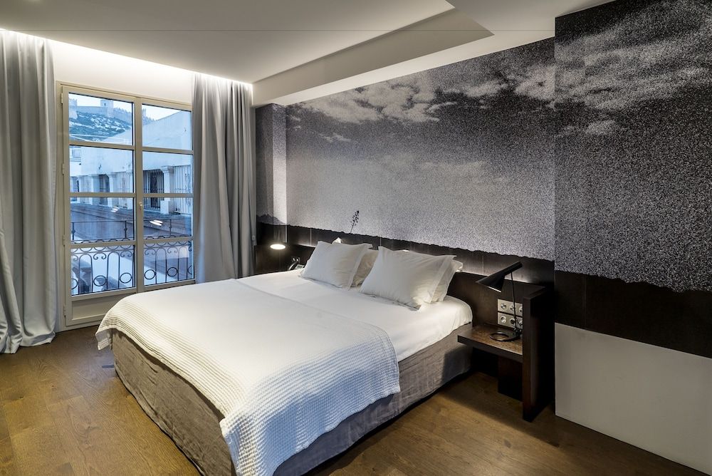 Aire Hotel & Ancient Baths Suite Single Use, Bathtub with Square view 3