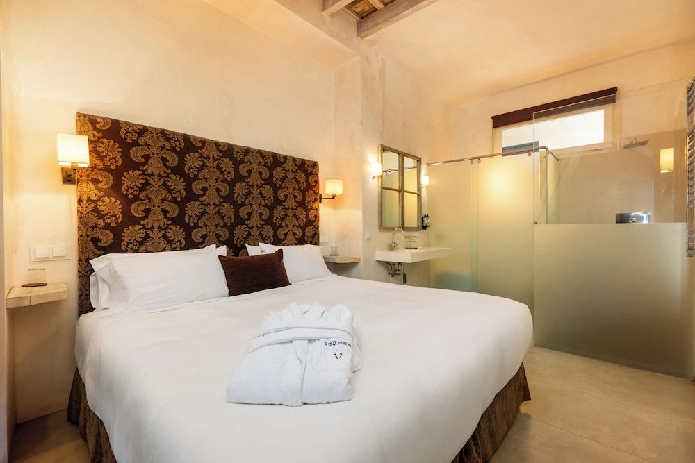 Boutique Hotel V-by Grupo Tribu Deluxe Double Room 19