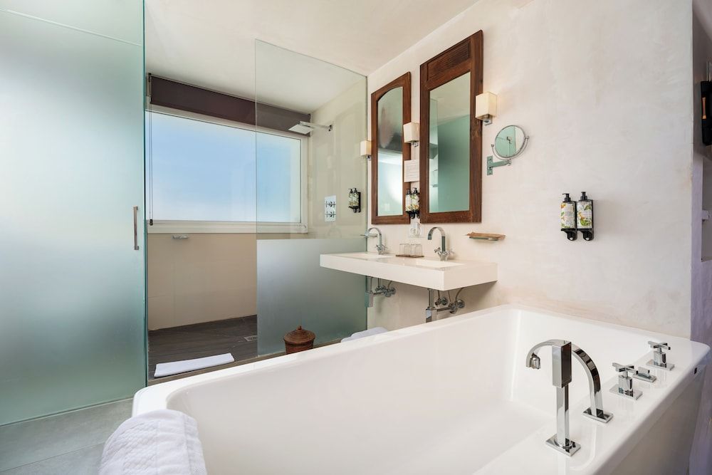 Boutique Hotel V-by Grupo Tribu Deluxe Double Room 29