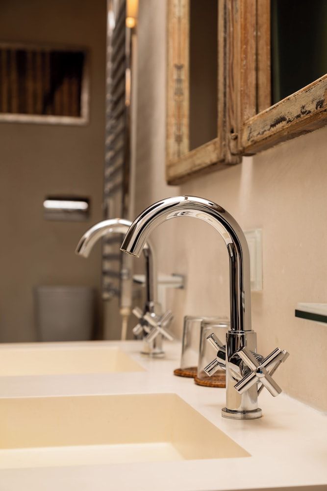 Boutique Hotel V-by Grupo Tribu Deluxe Double Room 31