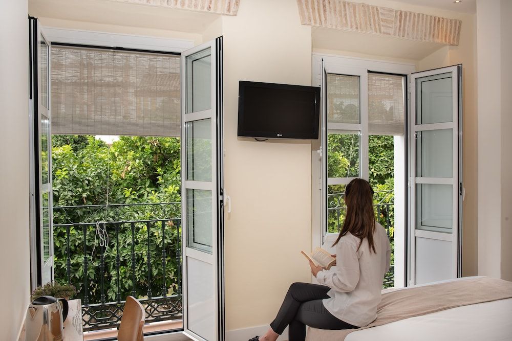 Hotel Boutique Elvira Plaza Superior Double Room, City View 3