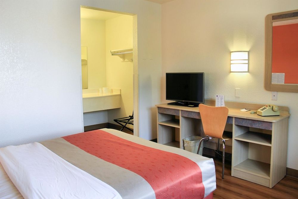 Standard Room, 1 Double Bed, Accessible, Non Smoking