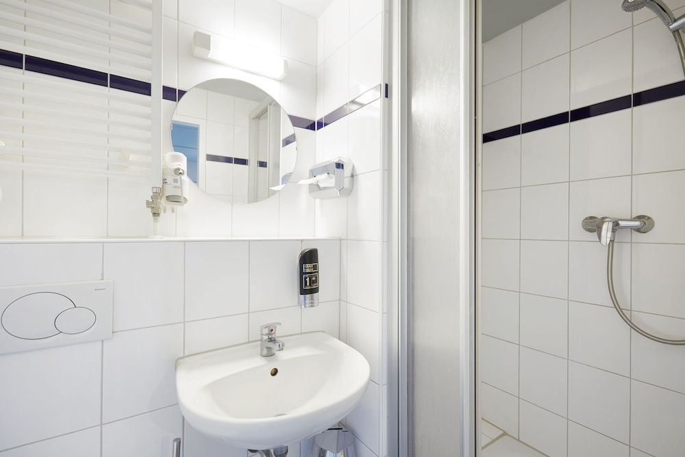 a&o Düsseldorf Hauptbahnhof Twin Room 4