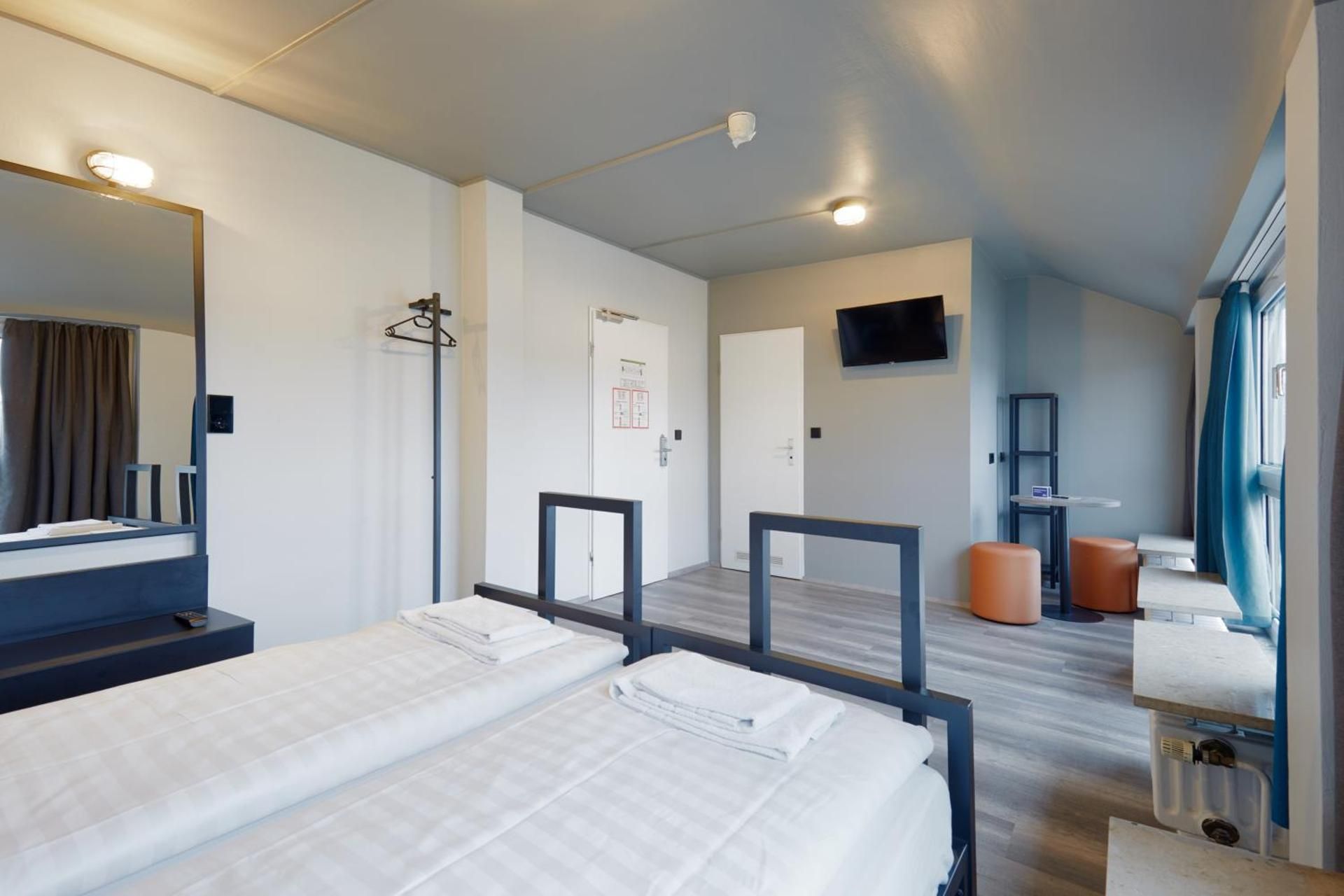 a&o Düsseldorf Hauptbahnhof Twin Room 5