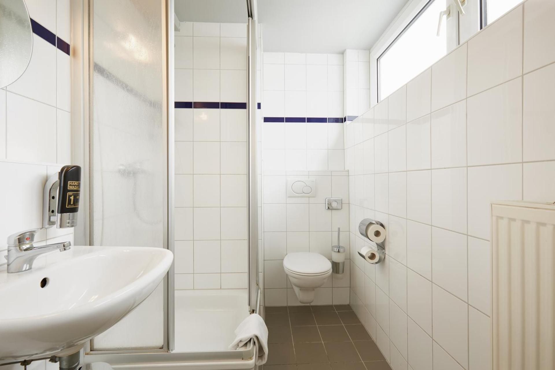 undefined a&o Düsseldorf Hauptbahnhof 6