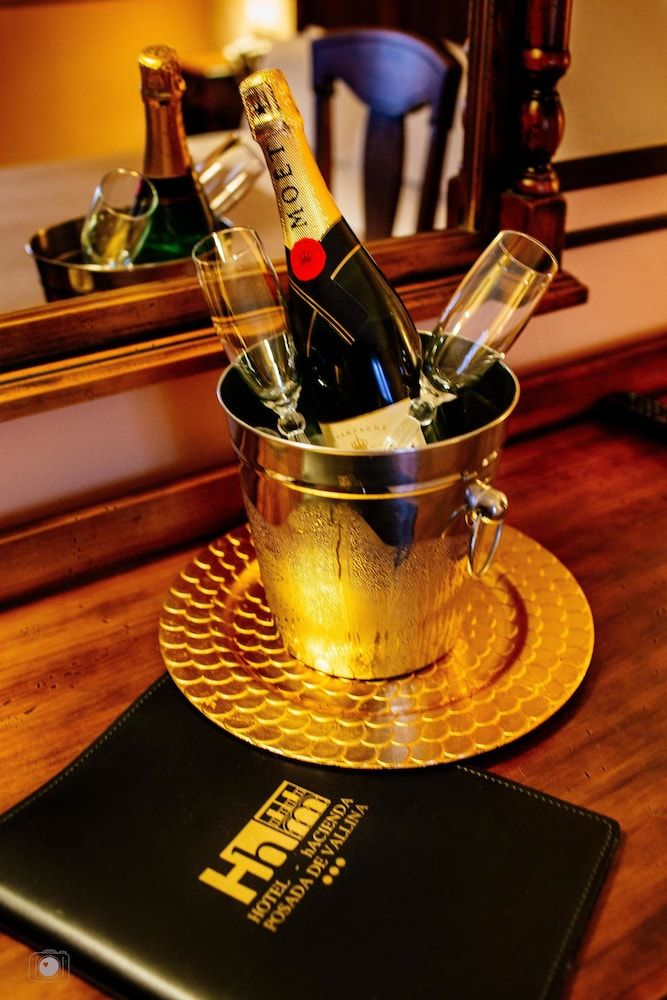 Room Service - Dining