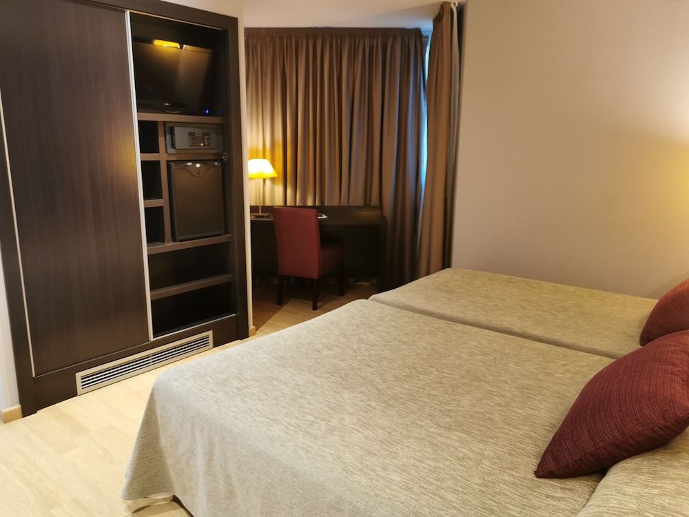 Double Room, 1 Queen Bed (Plus)