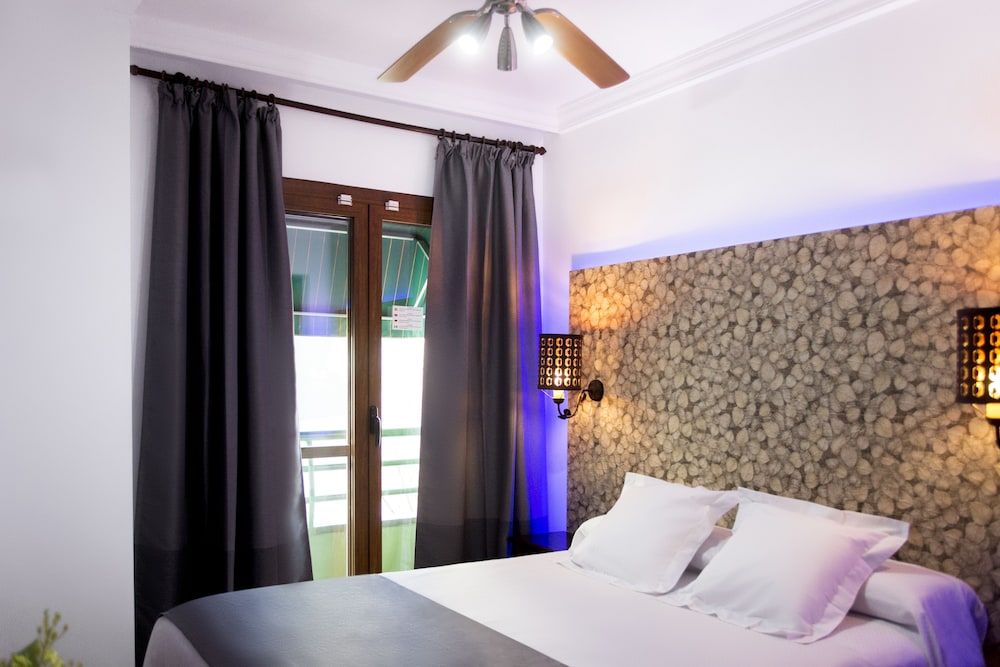 Hostal Alhambra Double Room