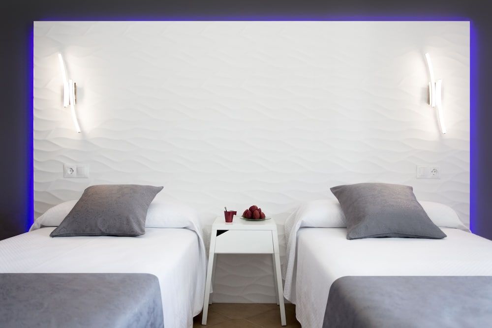 Hostal Alhambra Double Room 2