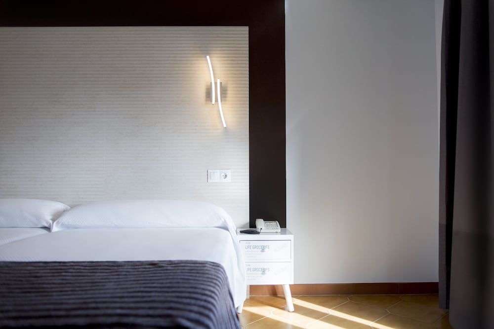 Hostal Alhambra Superior Double Room, Balcony 6