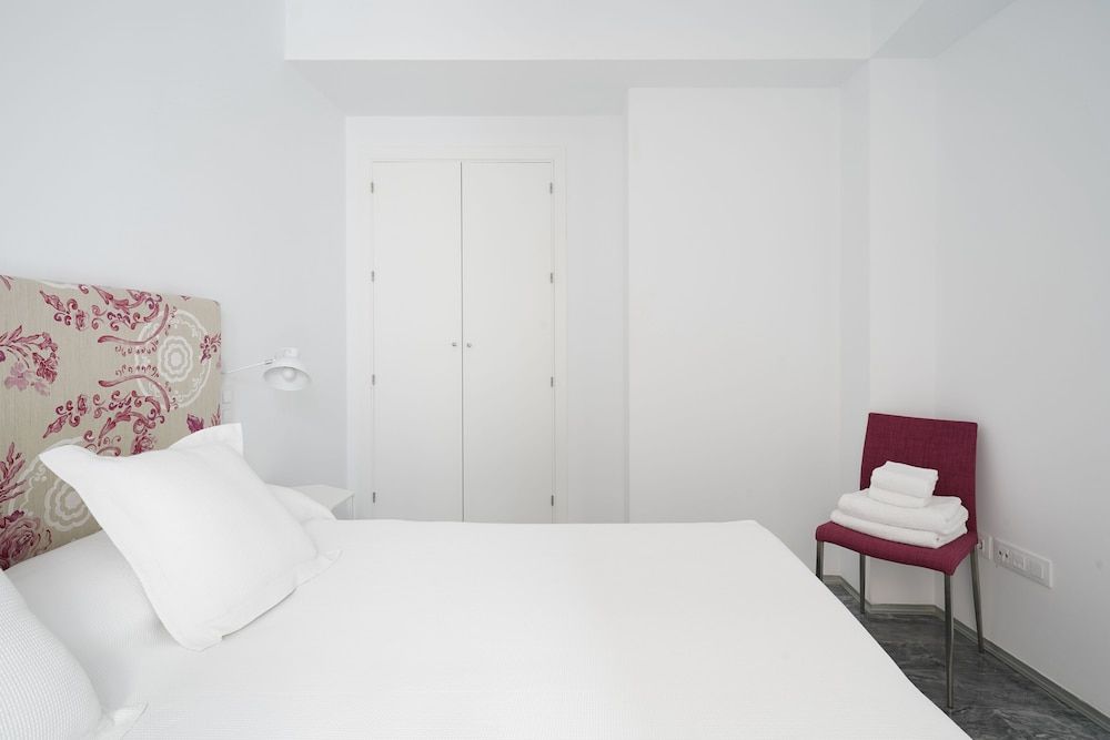 XL 2 Bedroom Apartment, Balcony
