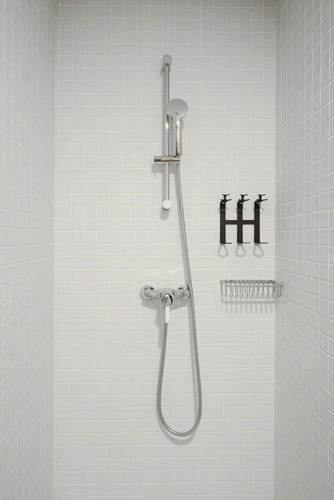 Numa Seville Jondo XL 3 Bedroom Apartment, Terrace 6