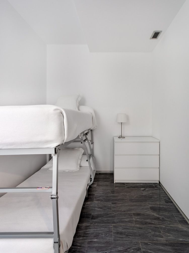 Numa Seville Jondo 3 Bedroom Apartment, Balcony, Bunk Bed 3