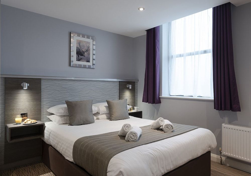 The Hog's Back Hotel & Spa Farnham Executive Room 11