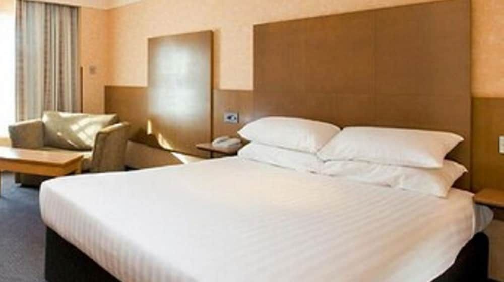 The Hog's Back Hotel & Spa Farnham Family Room 3