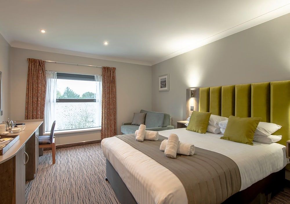 The Hog's Back Hotel & Spa Farnham Family Room 5