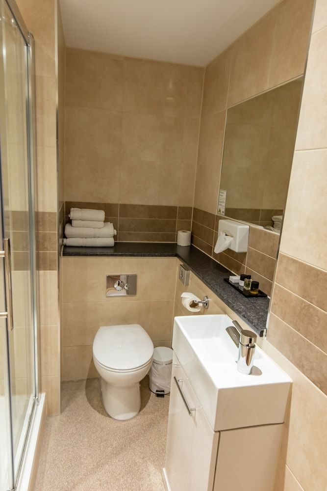 The Hog's Back Hotel & Spa Farnham Executive Room 14