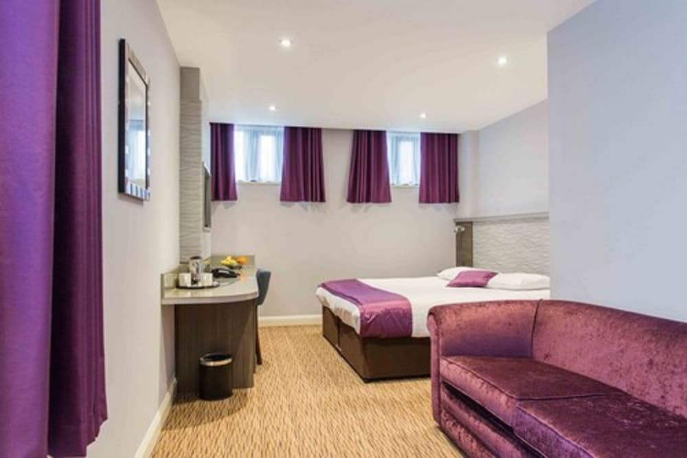 The Hog's Back Hotel & Spa Farnham Executive Room