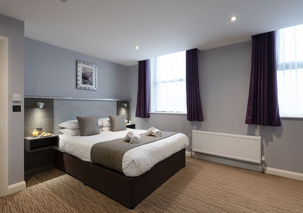 The Hog's Back Hotel & Spa Farnham Executive Room 9