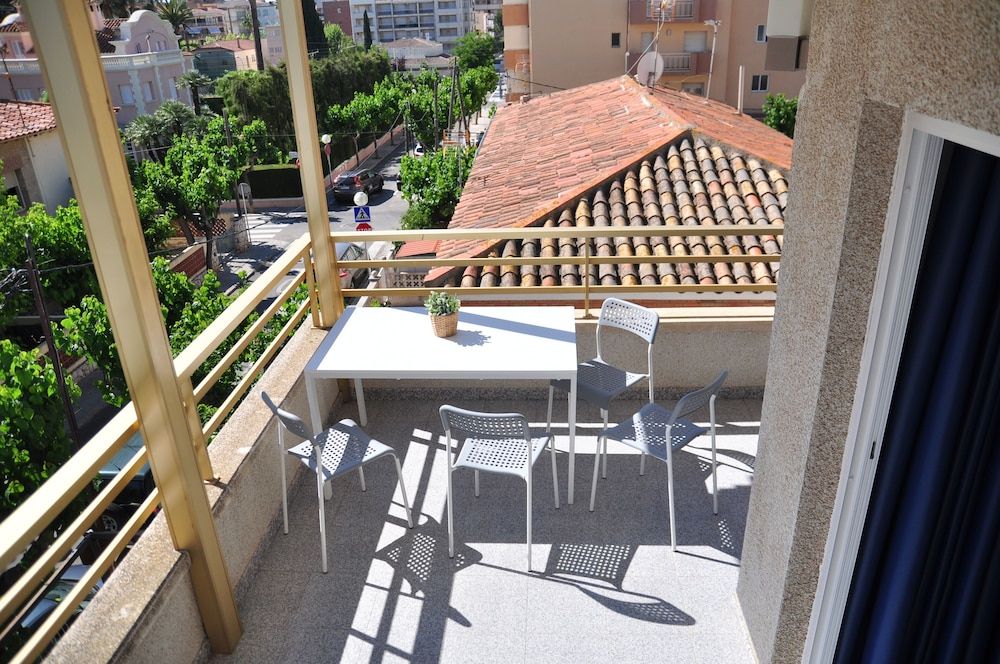 Hostal Porto Mar Family Room, Multiple Beds, Terrace 3
