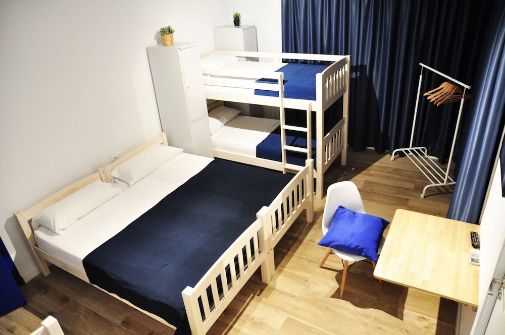 Hostal Porto Mar Family Room, Multiple Beds, Terrace 2