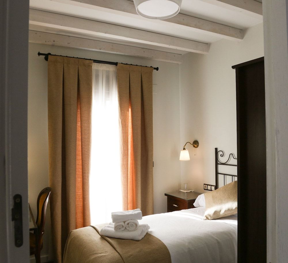 Lantigua Casa Rural Double Room, Private Bathroom 5