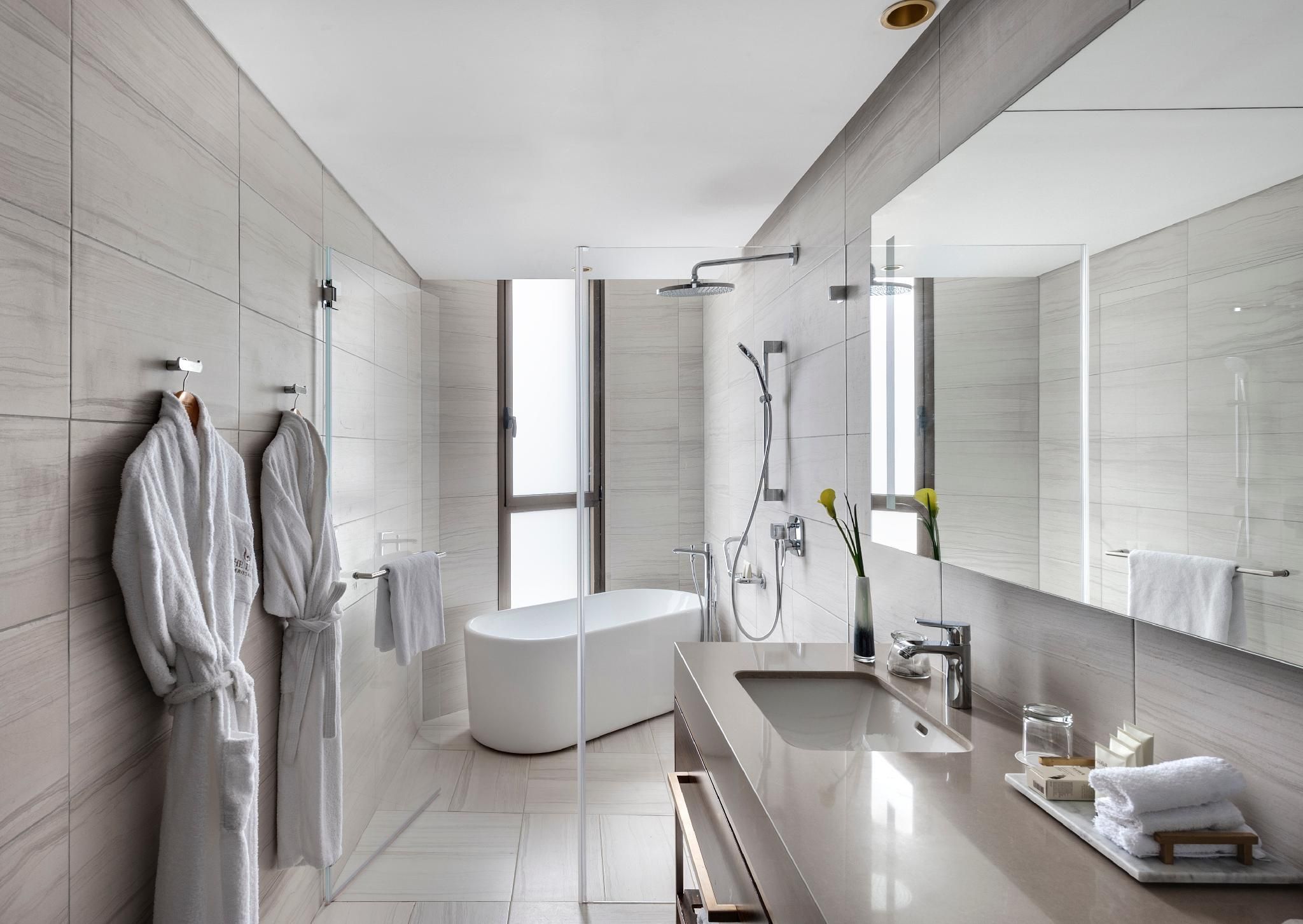 Premium Courtyard Room