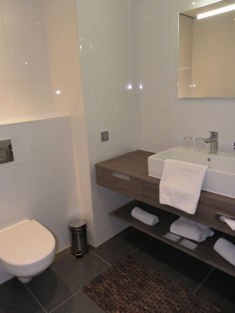 Golden Tulip Leiden Centre Comfort Room, 2 Twin Beds 9