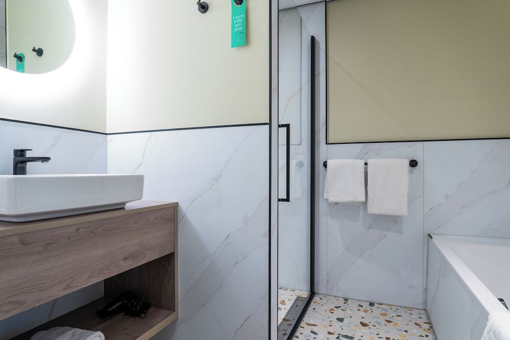 Golden Tulip Leiden Centre Executive Room, 2 Twin Beds 10