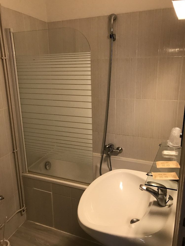 Hotel de la Gare – urban by balladins Standard Double Room 5