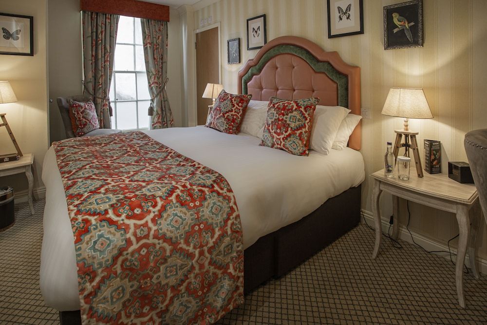 The White Horse Hotel, Romsey, Hampshire Classic Double Room