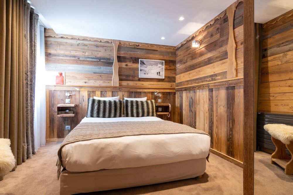 Privilege Suite with whirlpool