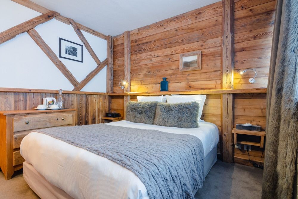 Cocoon bedroom