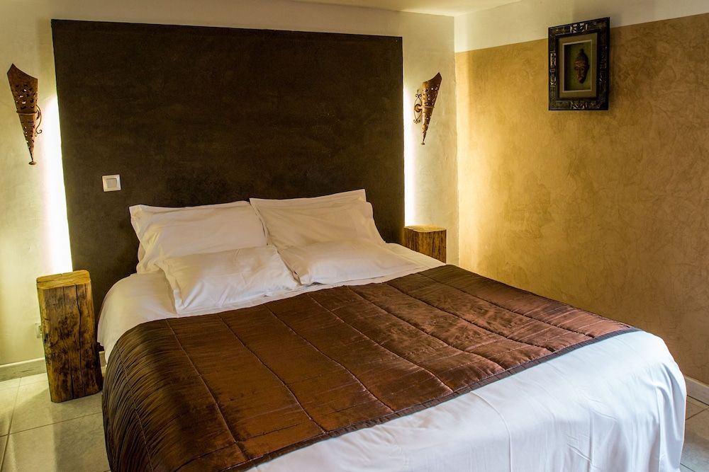 Double Room (Le Passage)
