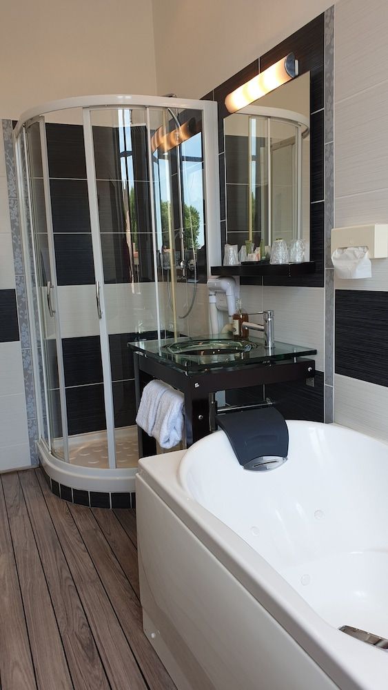 Hotel La Residence Superior Double Room (Cathedral View) 5