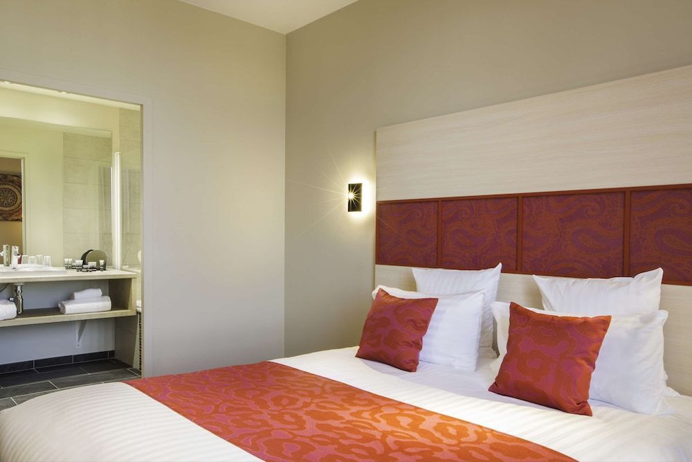 Best Western Plus Hotel Escapade Senlis Comfort Room, 1 Queen Bed, Non Smoking 4