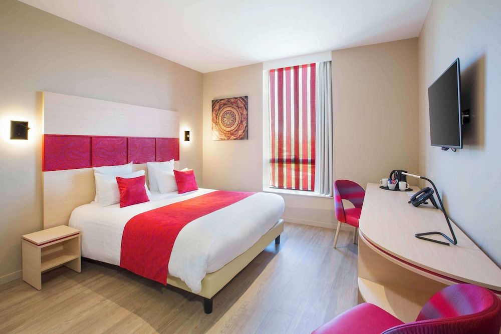 Best Western Plus Hotel Escapade Senlis Comfort Room, 1 Queen Bed, Non Smoking 5