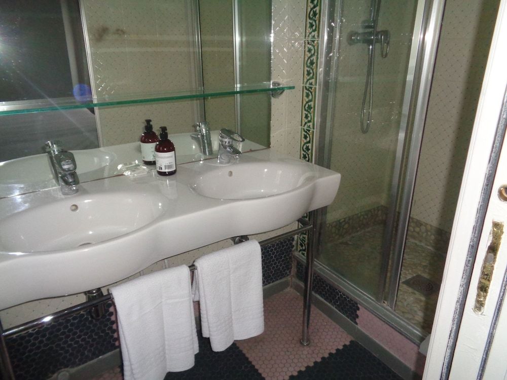 Hôtel les Degrés de Notre Dame Standard Double Room 5