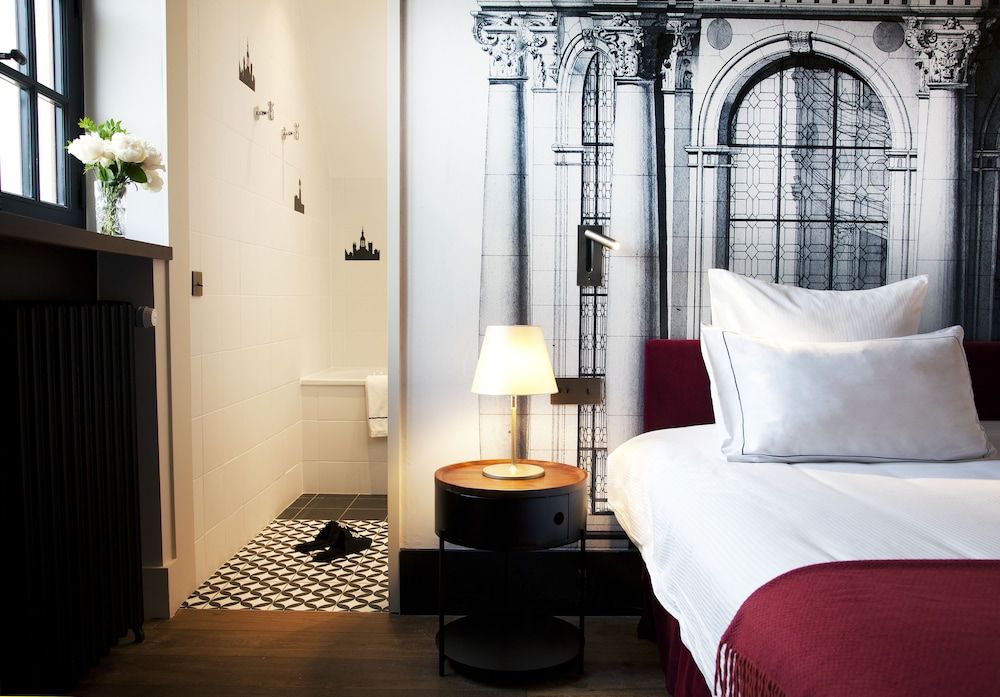 Relais de Chambord, a Small Luxury Hotels of the World Junior Suite, Park View 13