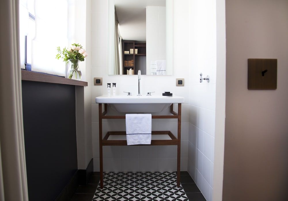 Relais de Chambord, a Small Luxury Hotels of the World Junior Suite, Park View 9