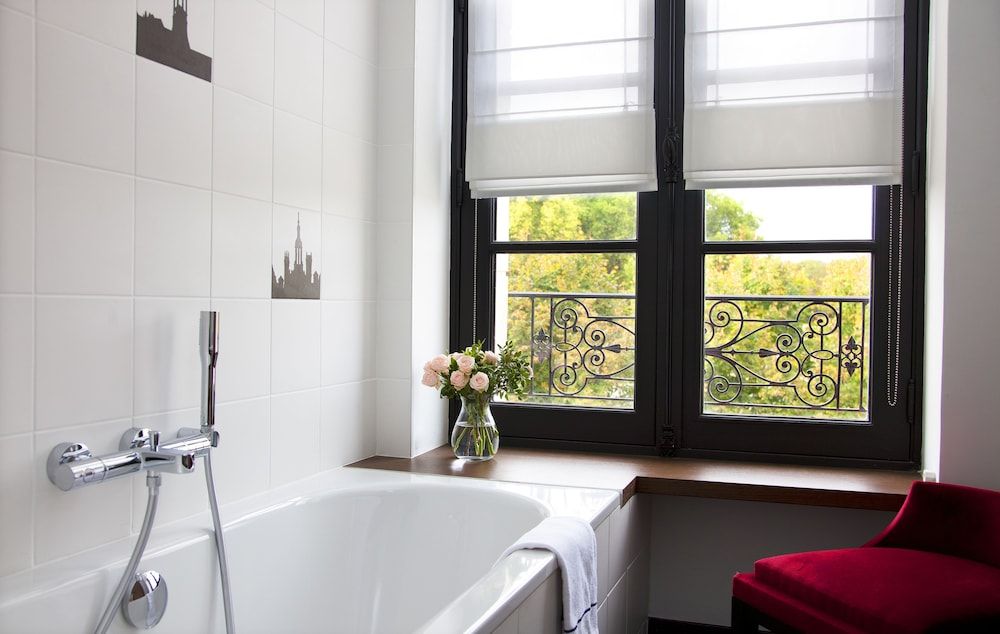 Relais de Chambord, a Small Luxury Hotels of the World Junior Suite, Park View 7