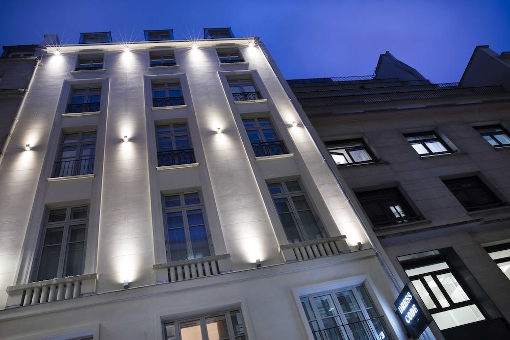 undefined Hôtel Dress Code 2