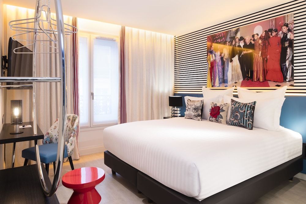 undefined Hôtel Dress Code 4