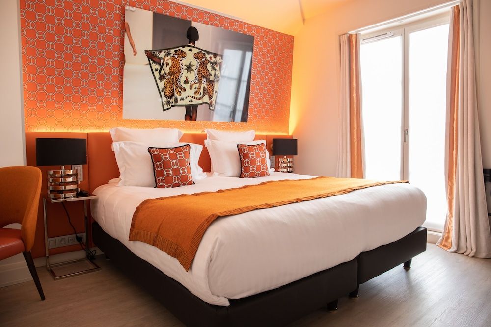 undefined Hôtel Dress Code