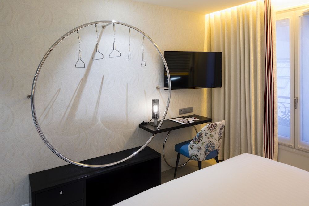 undefined Hôtel Dress Code 7