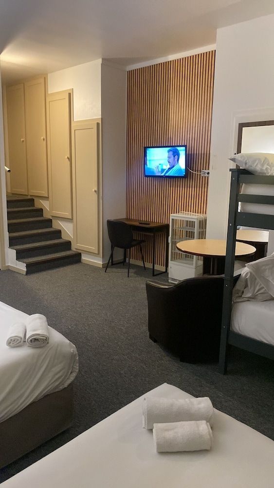 Hôtel Moderne Family Room 5