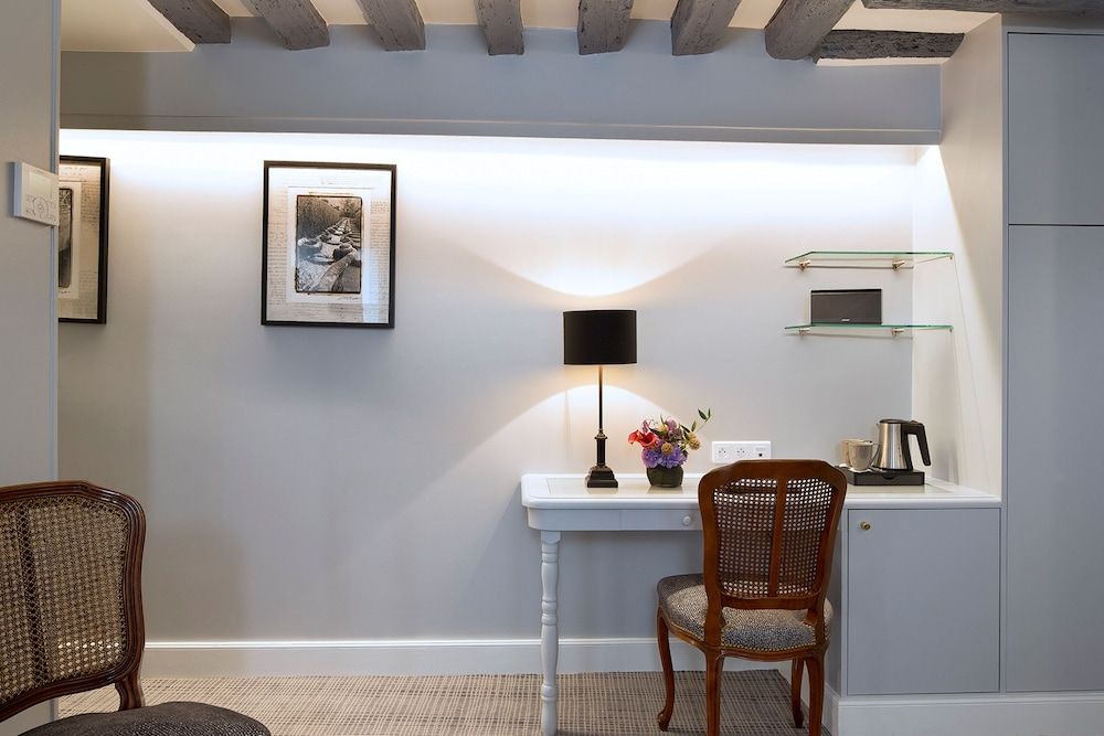 Le Relais Saint Honoré Deluxe Double Room (Douche) 5