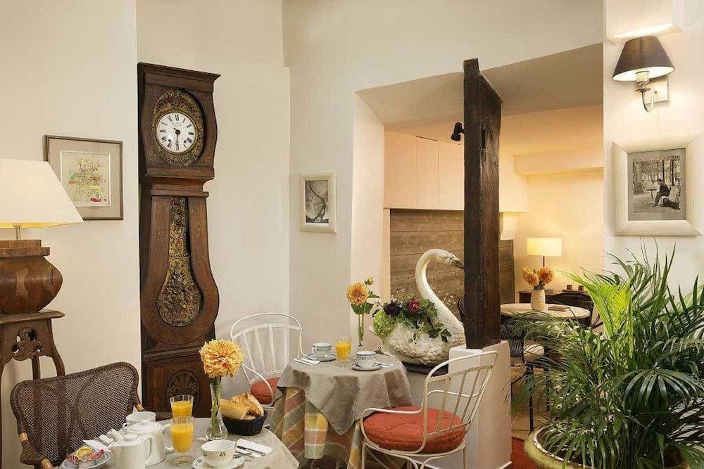 undefined Hotel du Cygne Paris 7