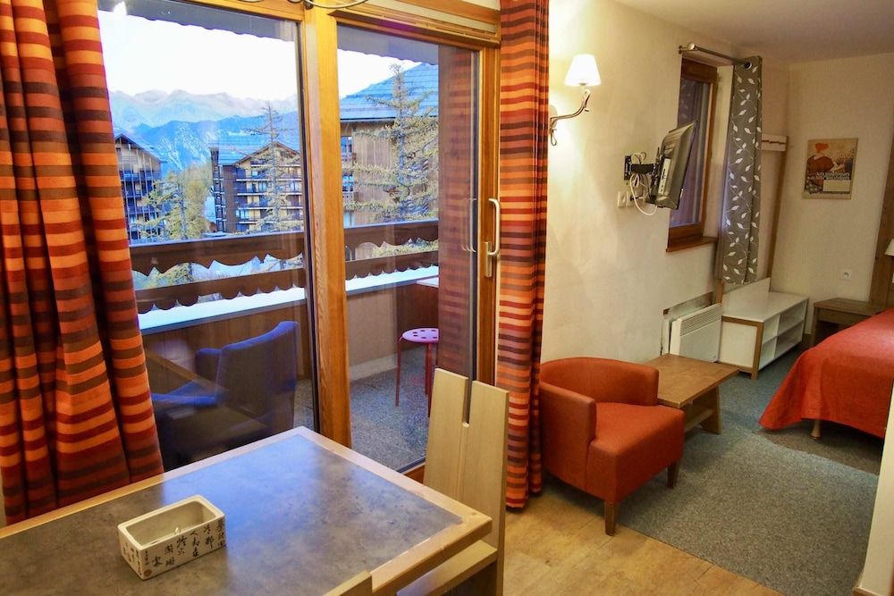 RisoulSki Antarès Comfort Studio, Balcony, Valley View 4